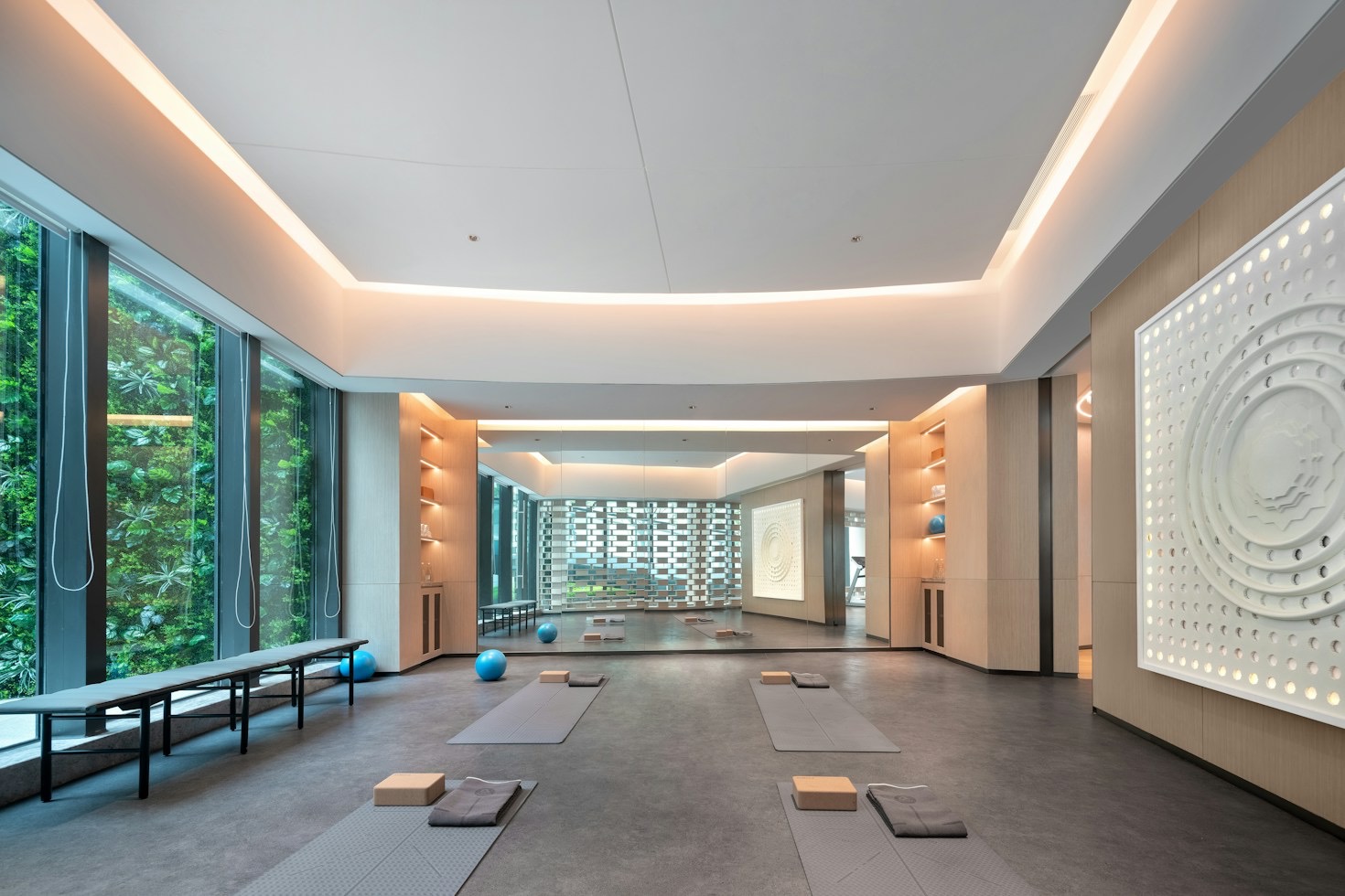 Overcoming Stress Through Mindfulness and Active Support